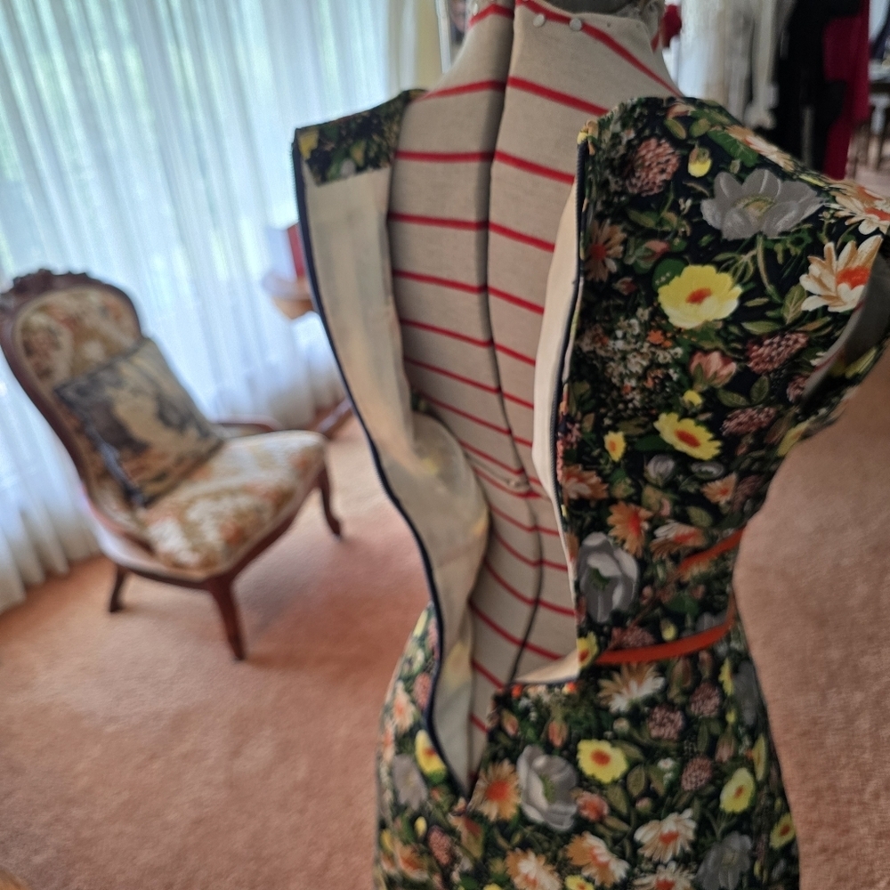 1970s Vintage Tailor Made Floral Print Jacket & Dress with Orange Accents​​ - Picture 12 of 12